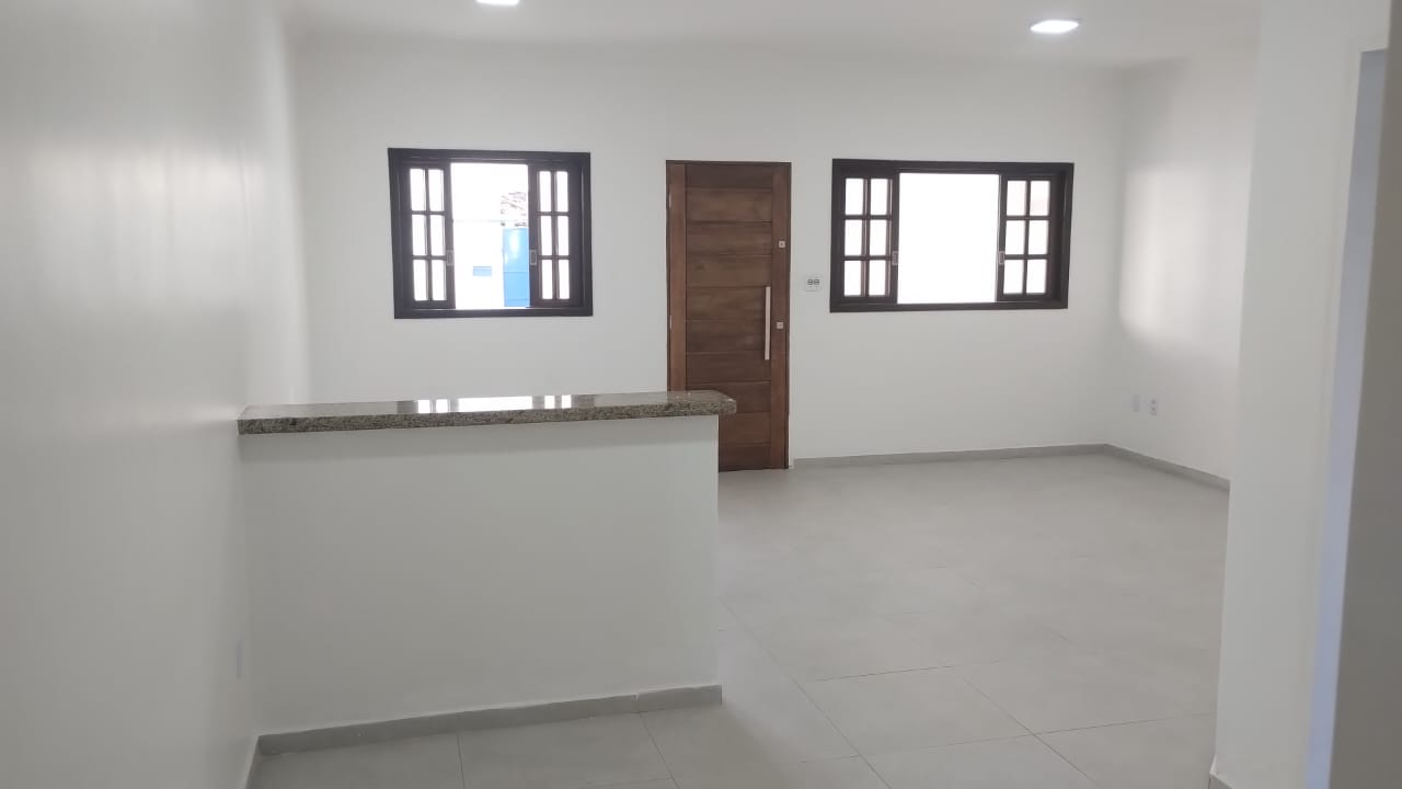 Casa com 2 quartos e quintal em Santana