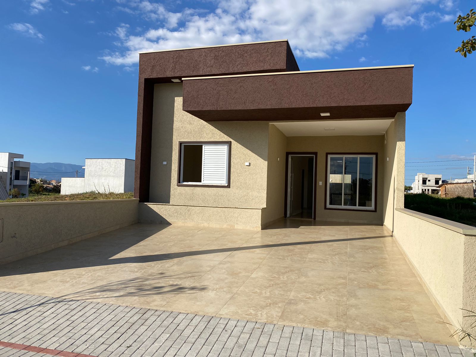 Casa de 3 quartos com quintal e lazer completo em Bosque da Imperatriz