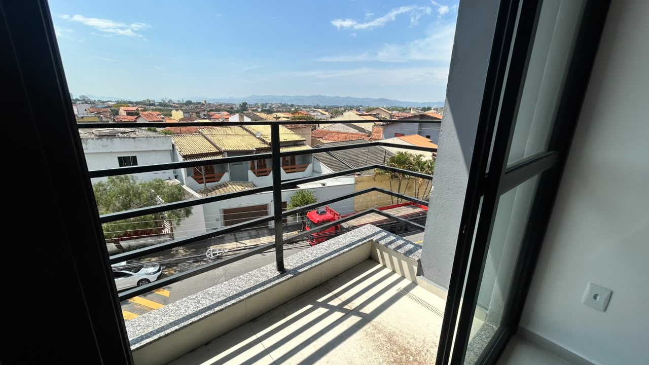 Apartamento de 2 quartos com estacionamento em Mombaça